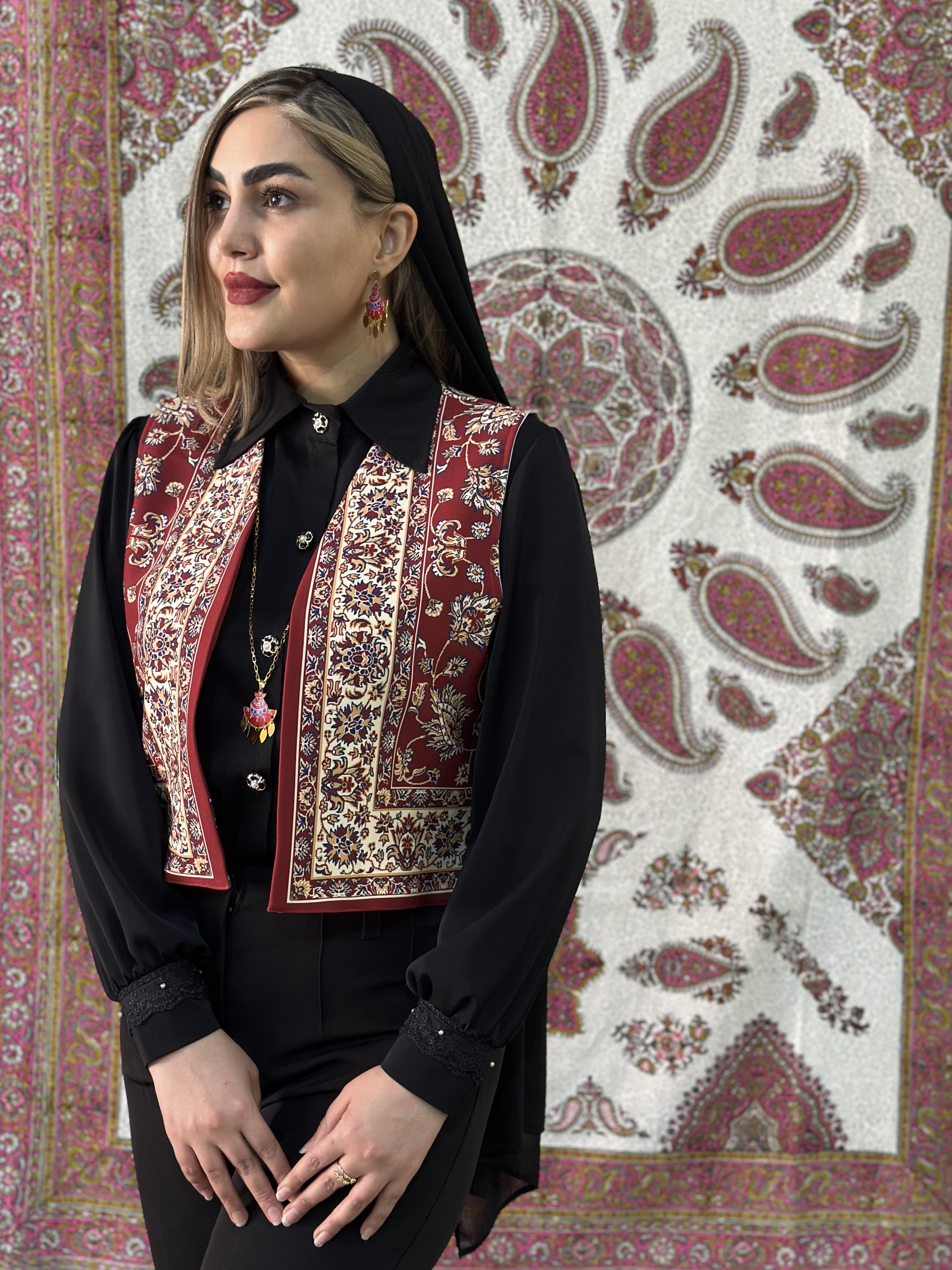جلیقه زنانه کرپ مازراتی طرح فرش شاه عباسی
