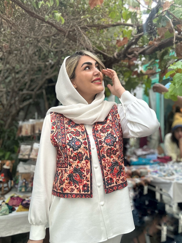 جلیقه زنانه کرپ مازراتی طرح فرش لوتوس