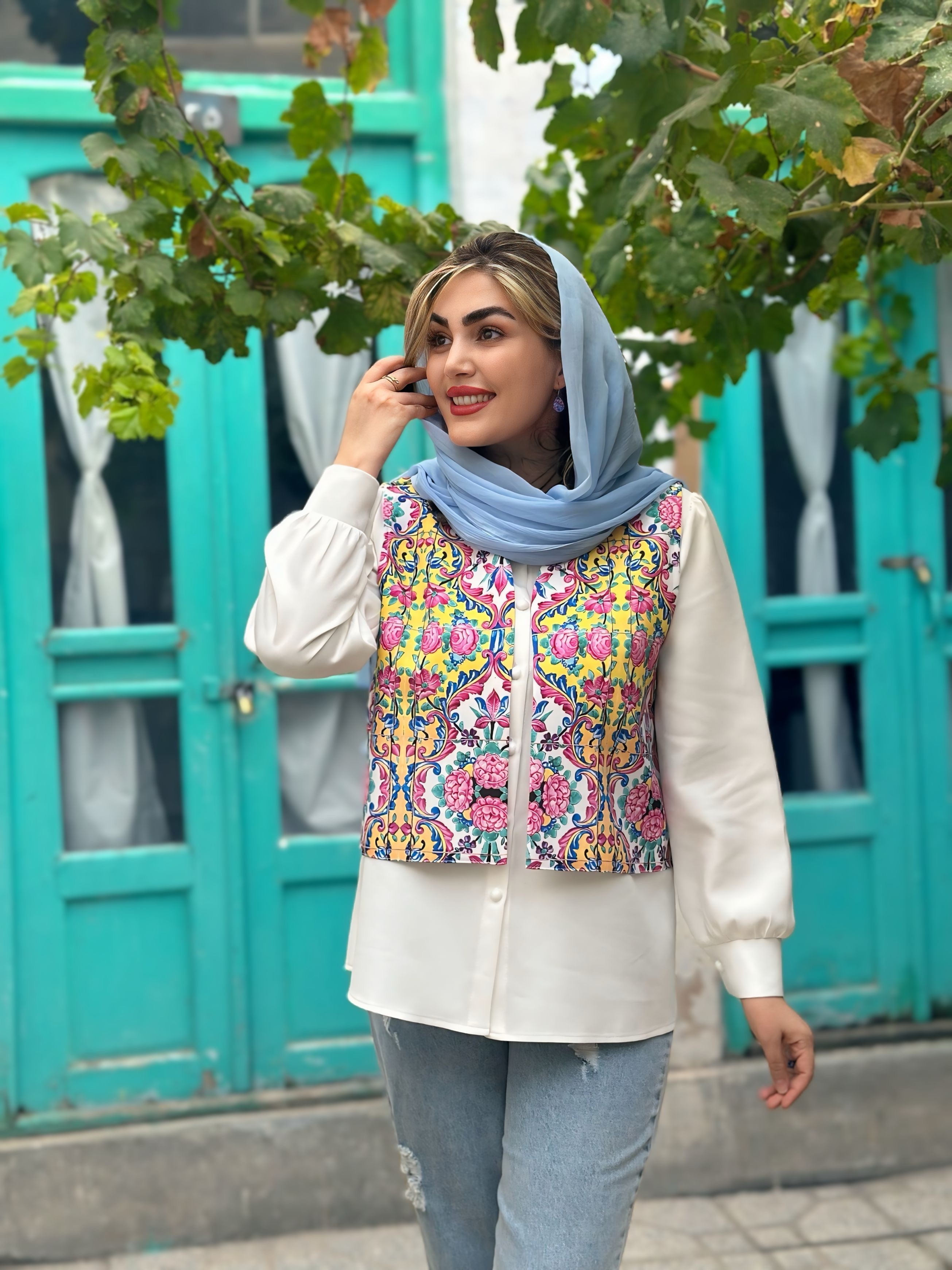 جلیقه زنانه کرپ مازراتی طرح کاشی هفت رنگ